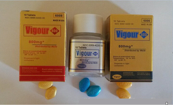 Złote i srebrne etykiety PET na fiolki Niestandardowe etykiety na fiolki do druku Etykiety na butelki w wielu rozmiarach